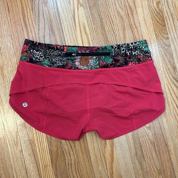 Lululemon Speed-Up Low Rise Shorts - Picture 2 of 2